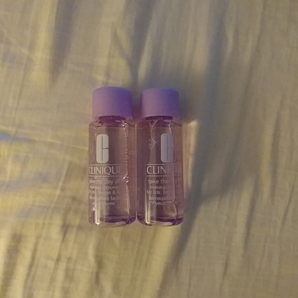 Clinique Take the Day Off Makeup Remover - Picture 2 of 2
